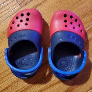 Toddler's crocs size C4